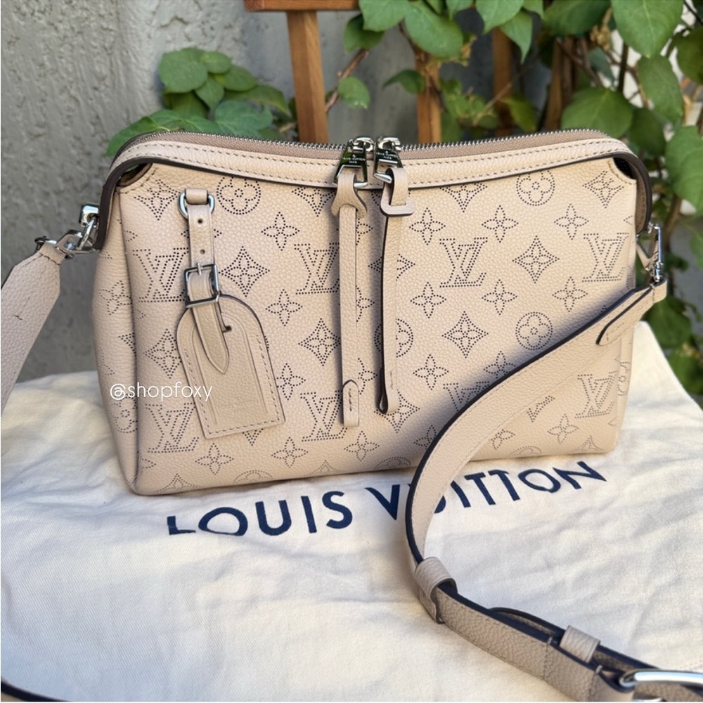 SOLD Louis Vuitton Monogram Mahina Leather Hand It All PM Crossbody - Picture 1 of 16